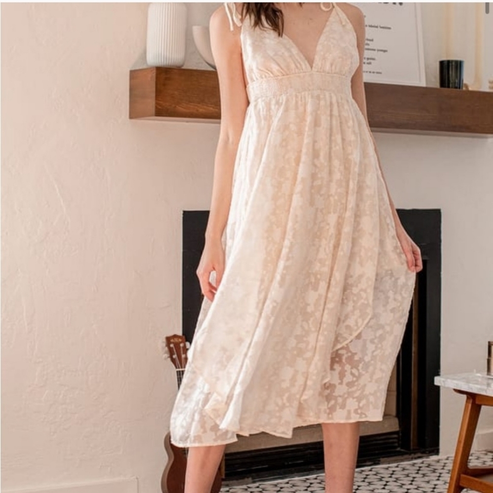 NWT Lulus White Lace dress